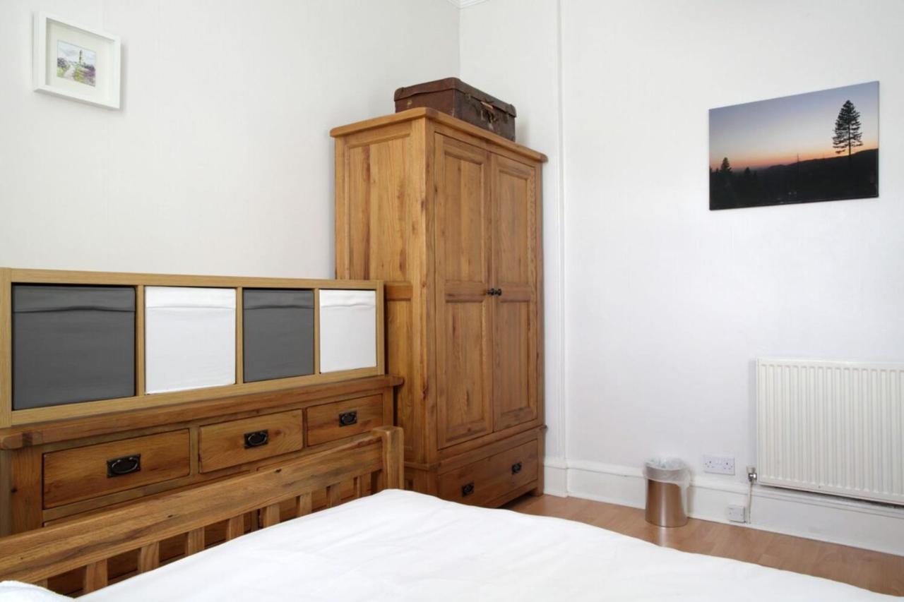 Central And Spacious 2 Bedroom Flat With Garden เอดินบะระ ภายนอก รูปภาพ